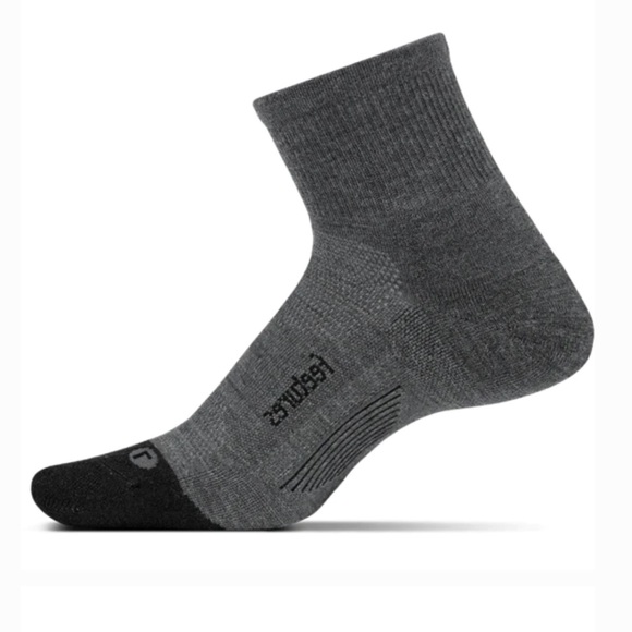 FEETURES MERINO 10 CUSHION QUARTER CREW Unisex SOCKS - Picture 1 of 6